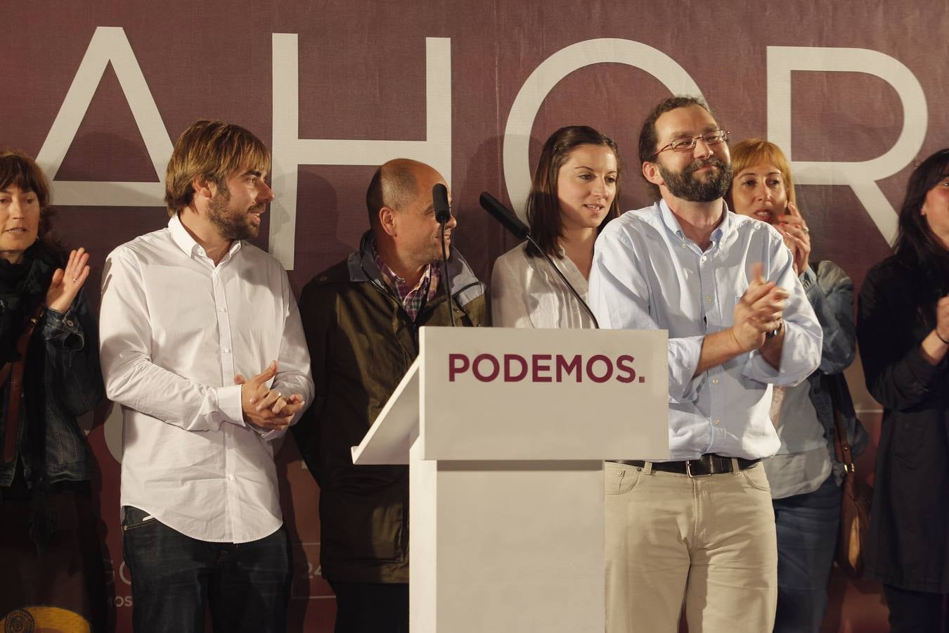 La noche electoral en las sedes regionales de los partidos