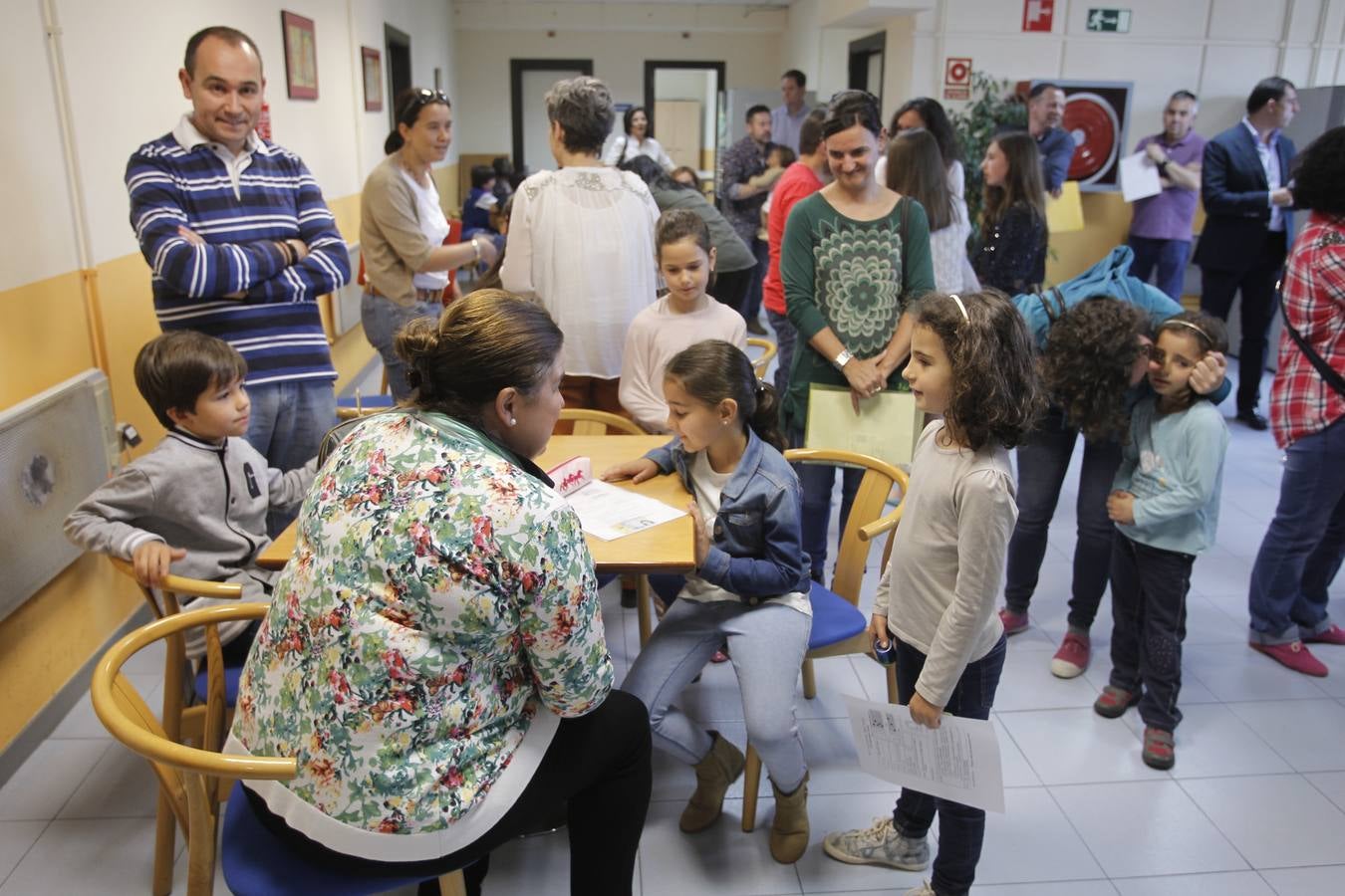 80 niños ponen a prueba su nivel de chino en Oviedo