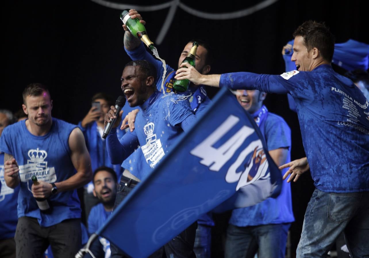 Ninguno de los jugadores se libró de ser remojado.