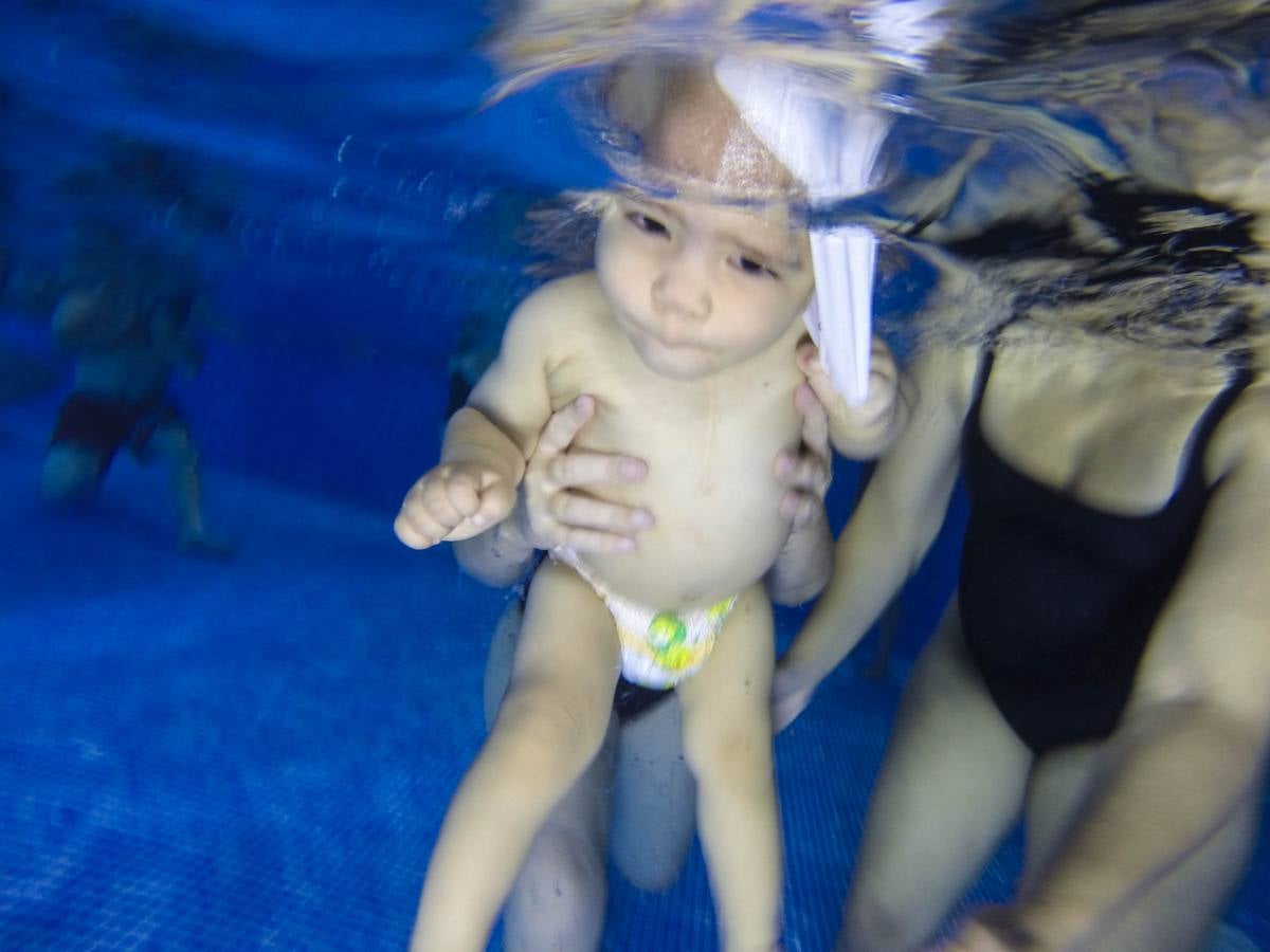 De la cuna a la piscina