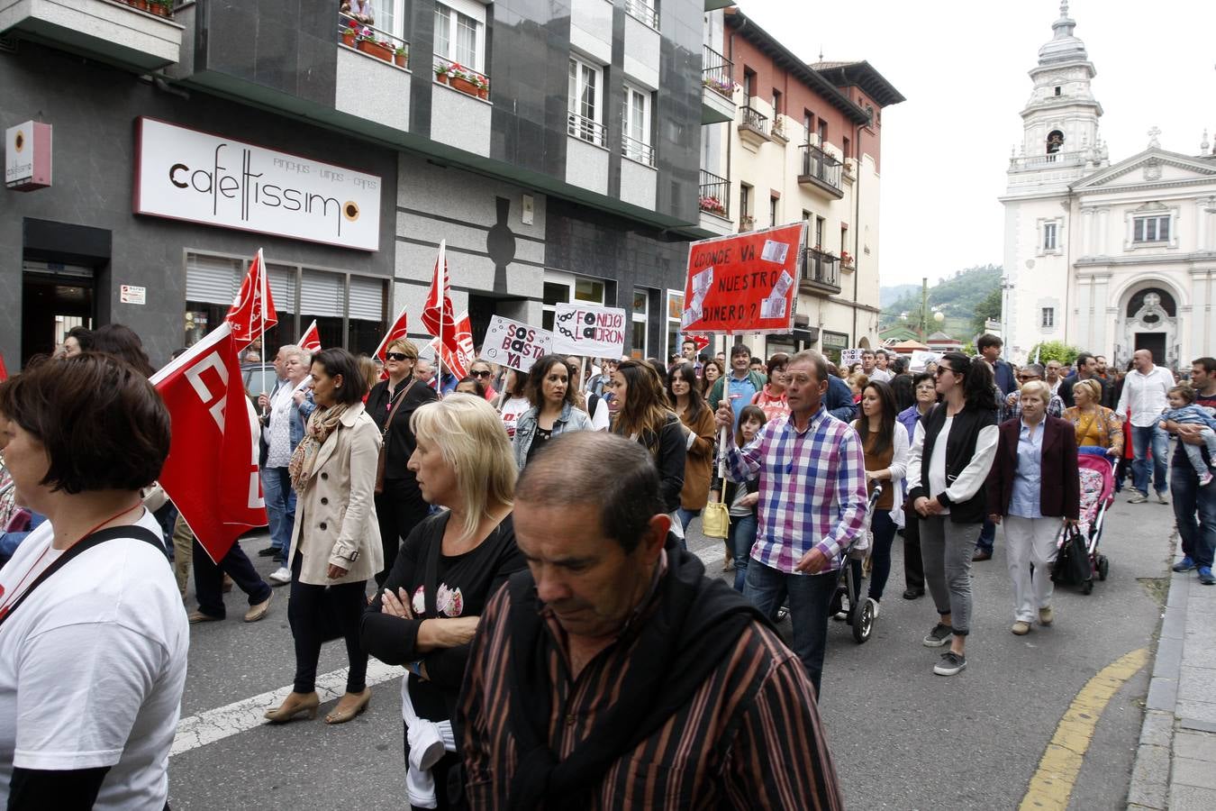 La plantilla de Los Telares se manifiesta en Mieres