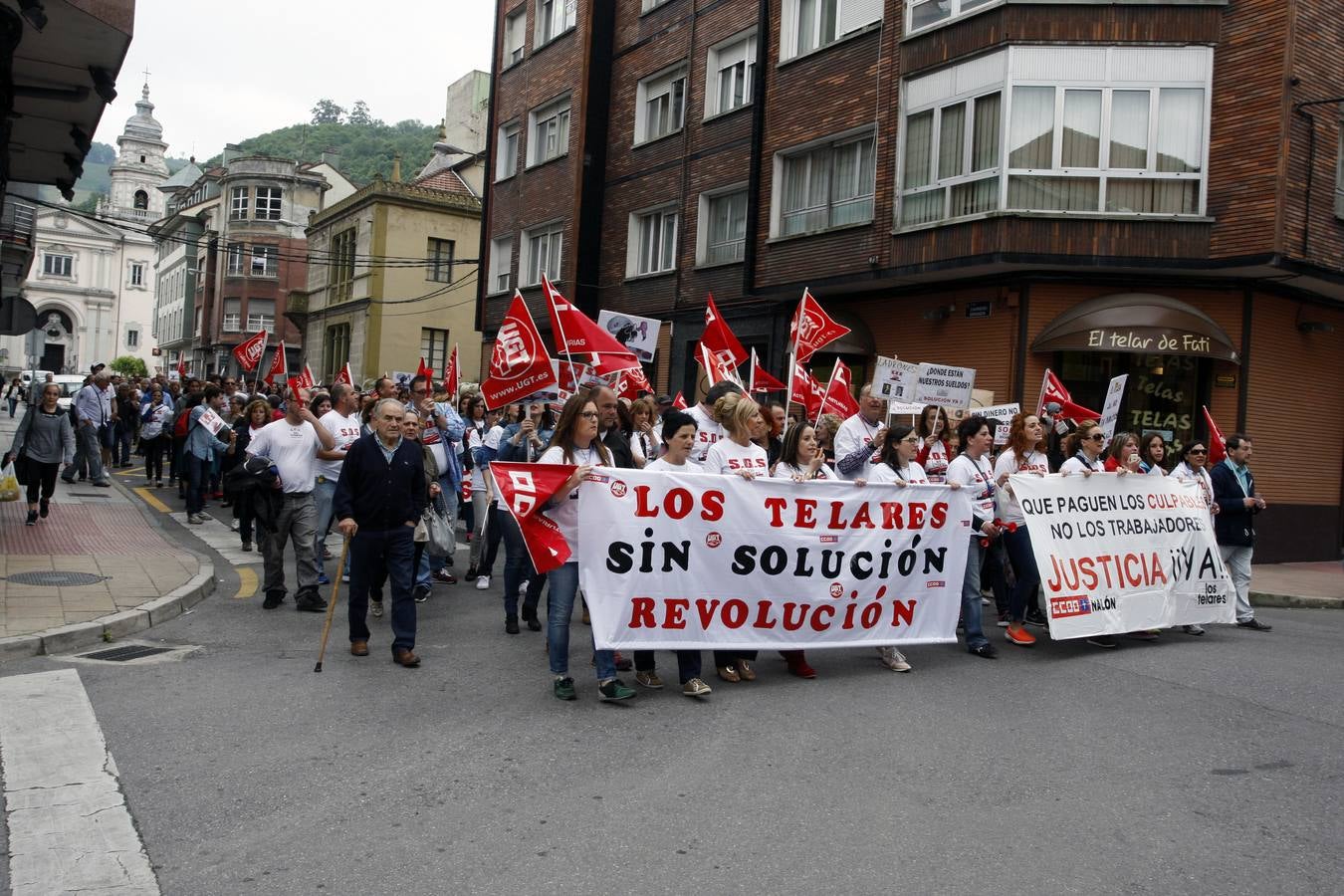 La plantilla de Los Telares se manifiesta en Mieres