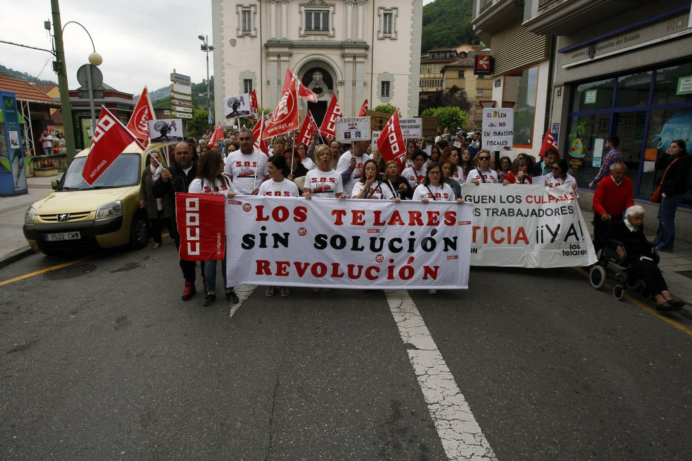 La plantilla de Los Telares se manifiesta en Mieres