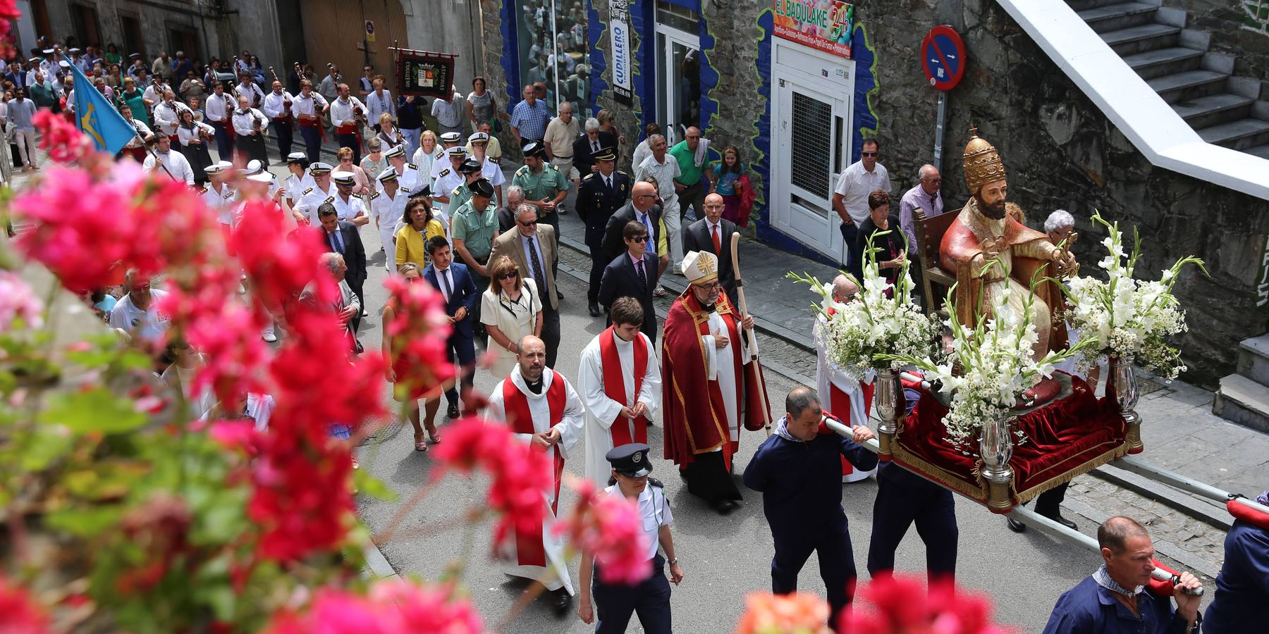 Lleno total en Cudillero para escuchar el sermón de L&#039;Amuravela