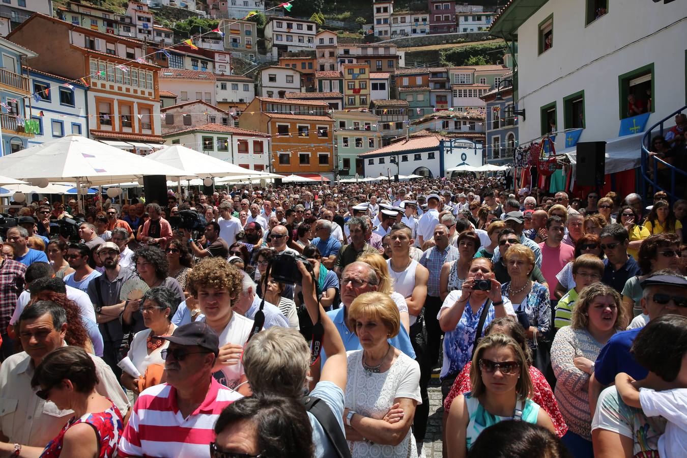 Lleno total en Cudillero para escuchar el sermón de L&#039;Amuravela