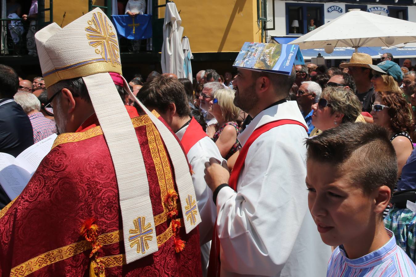 Lleno total en Cudillero para escuchar el sermón de L&#039;Amuravela