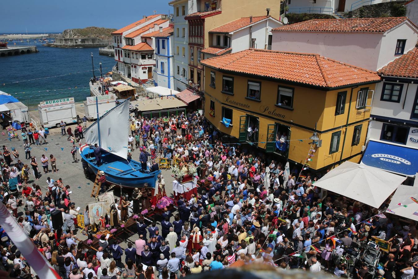 Lleno total en Cudillero para escuchar el sermón de L&#039;Amuravela