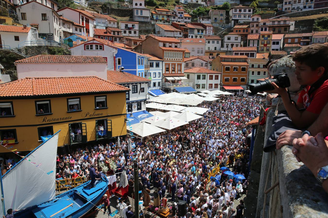Lleno total en Cudillero para escuchar el sermón de L&#039;Amuravela