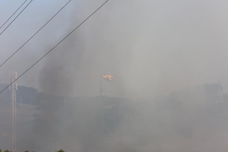 Incendio en Avilés cerca de las instalaciones de Alcoa