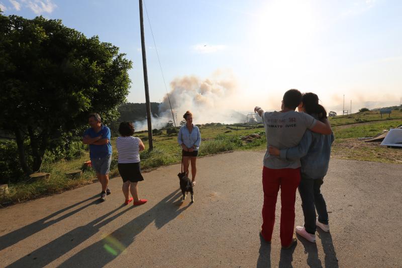 Incendio en Avilés cerca de las instalaciones de Alcoa