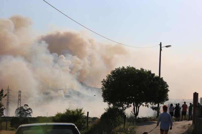 Incendio en Avilés cerca de las instalaciones de Alcoa