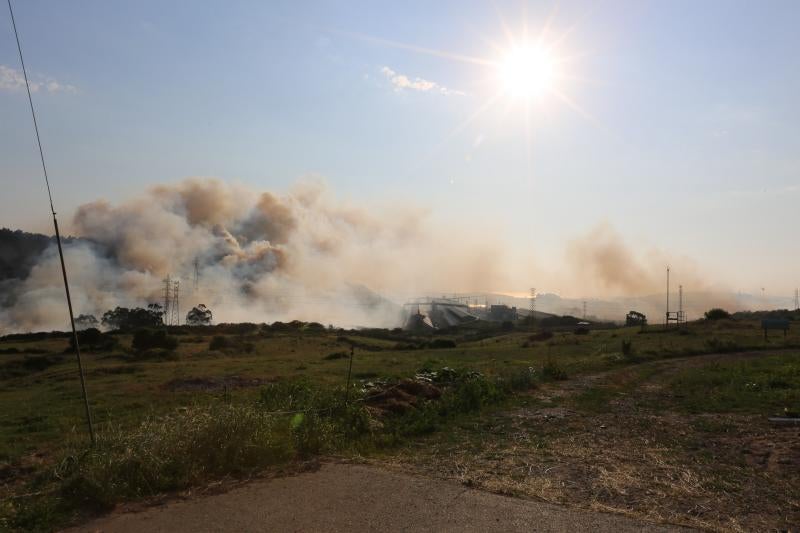 Incendio en Avilés cerca de las instalaciones de Alcoa