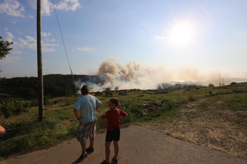 Incendio en Avilés cerca de las instalaciones de Alcoa