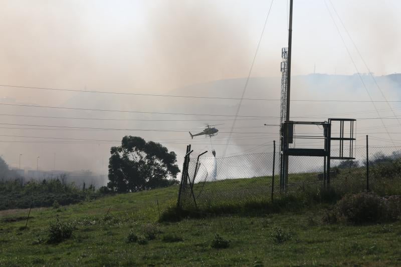 Incendio en Avilés cerca de las instalaciones de Alcoa