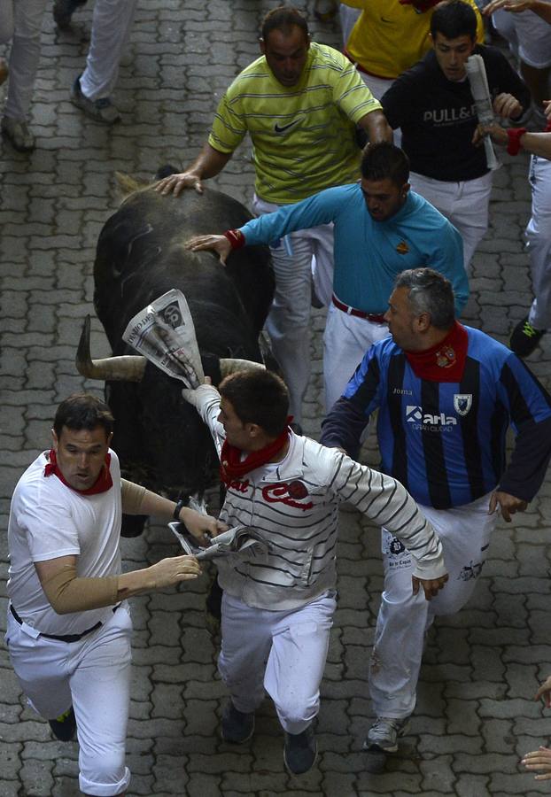 Limpio sexto encierro de Sanfermines