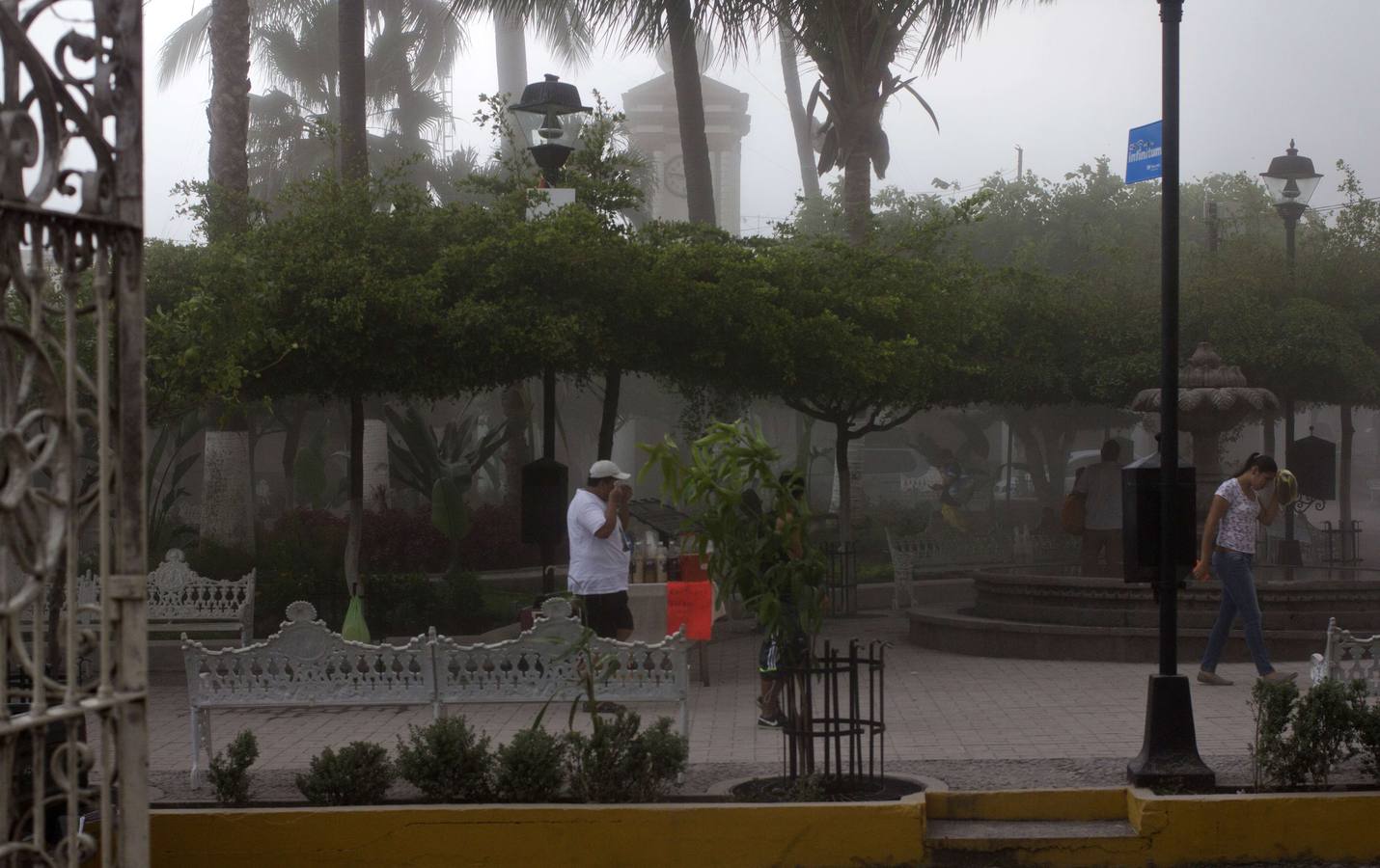 México vigila el volcán Colima