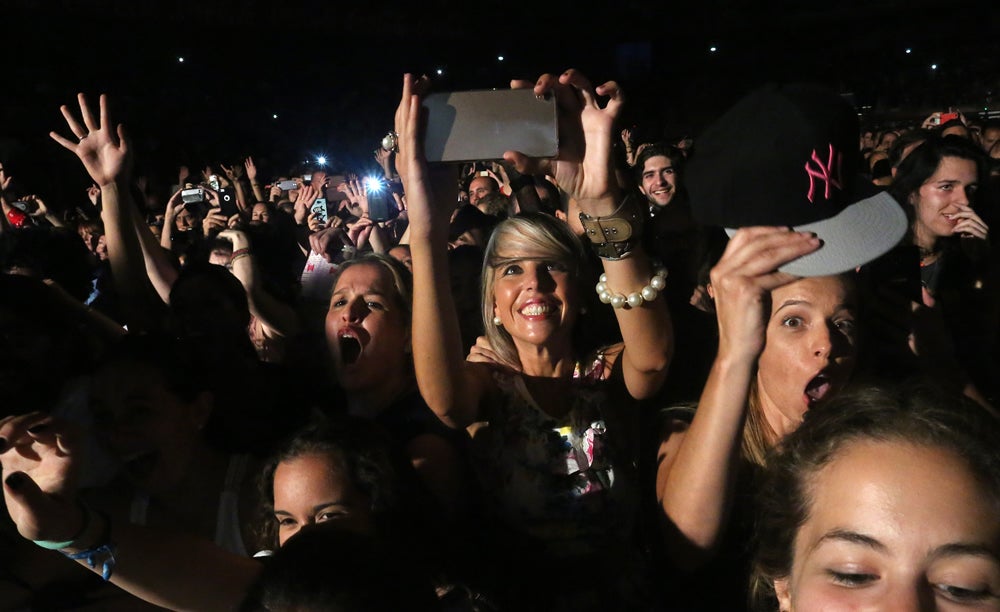 Gijón vibra con el rock de Lenny Kravitz