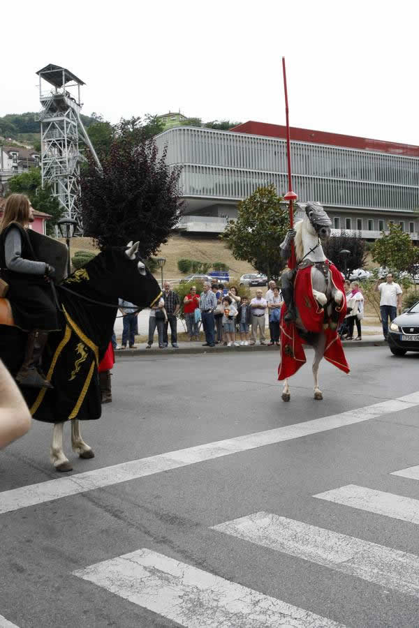 Desfile del medievo en El Entrego