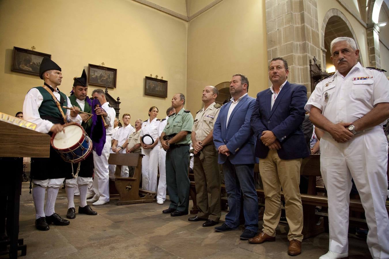 Lastres se vuelca con la celebración del Carmen