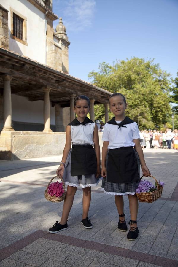 Lastres se vuelca con la celebración del Carmen