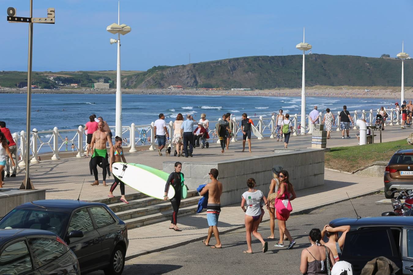 Salinas, sobre las olas