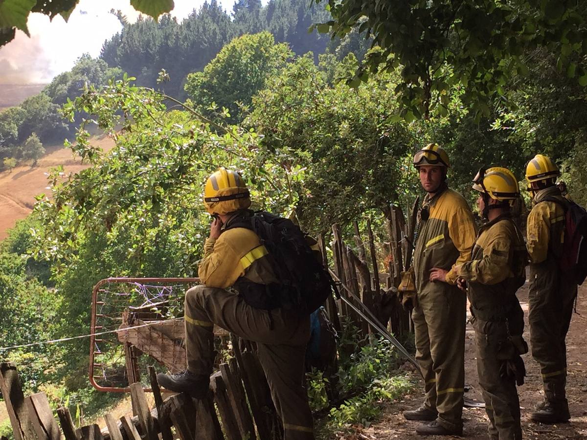 La amenaza del fuego en Tineo