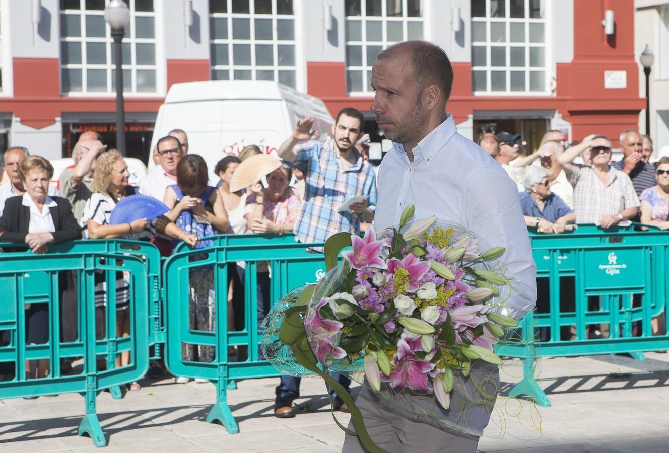 Ofrenda floral a Jovellanos en Gijón