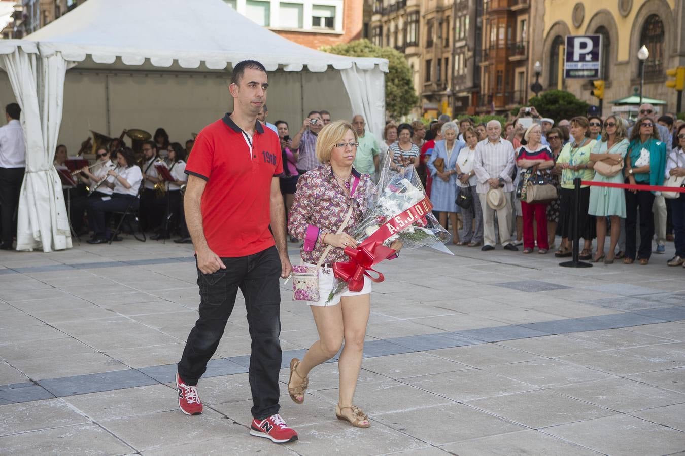 Ofrenda floral a Jovellanos en Gijón