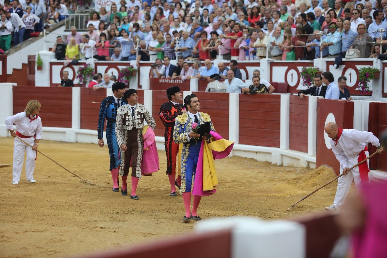 Triunfan Morante, Castella y Manzanares en la segunda corrida de feria