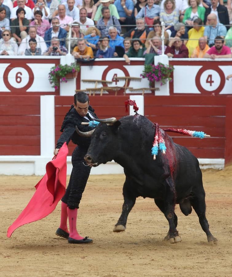 Triunfan Morante, Castella y Manzanares en la segunda corrida de feria