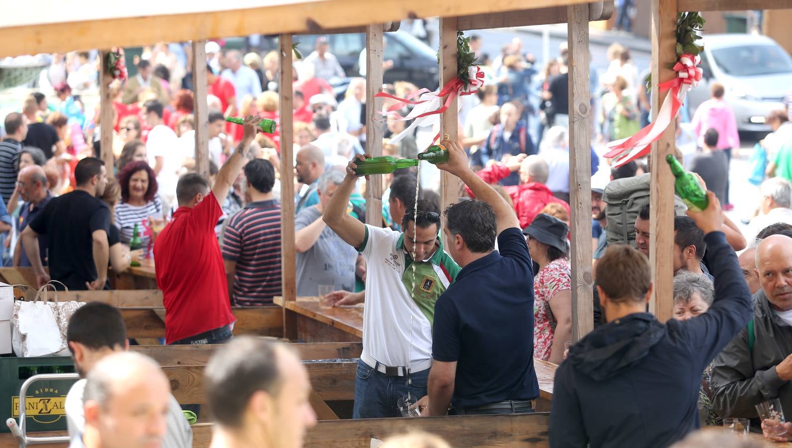 La Fiesta de la Sidra Natural de Gijón cierra entre multitudes