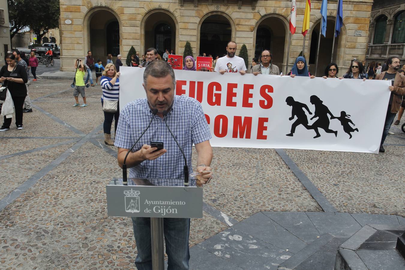 Cientos de personas piden en Gijón acoger a refugiados