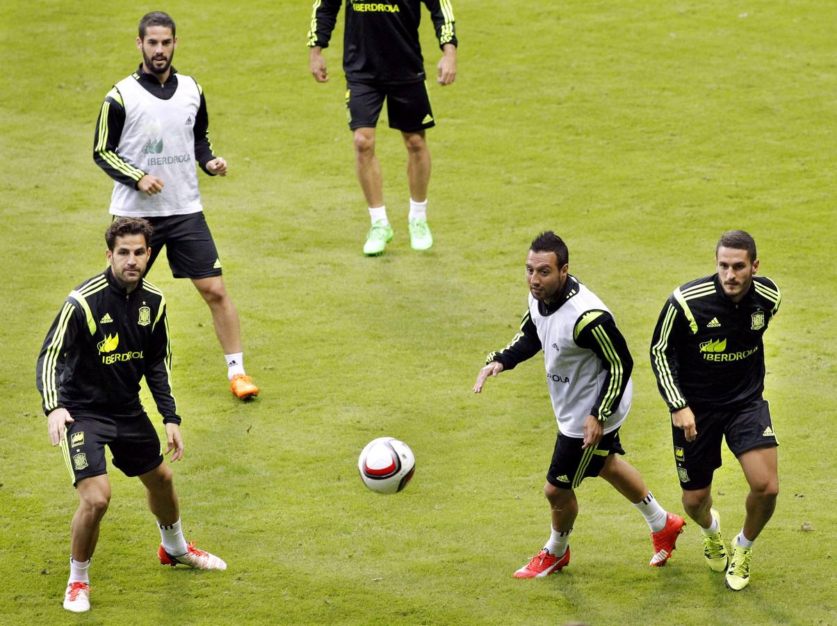 Baño de multitudes de &#039;La Roja&#039; en el Tartiere