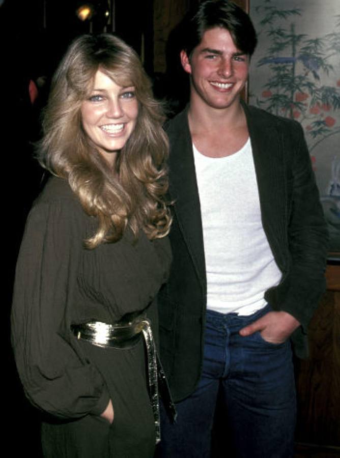 Heather Locklear y Tom Cruise tuvieron al menos una cita. Coincidieron en un cásting, no tenían amigos en la ciudad y salieron, pero según la intérprete él la avergonzó bailando a lo Risky Business en un bar y no quedaron más.