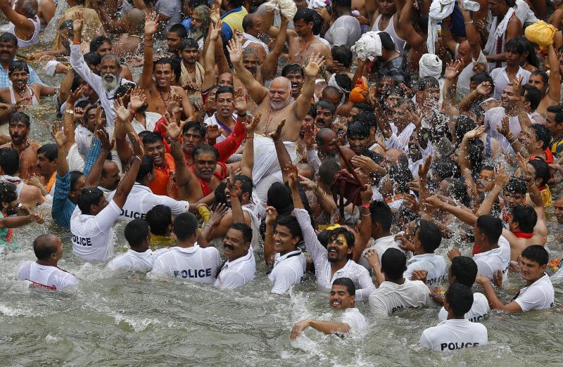 La fiesta de la purificación de los cuerpos en India