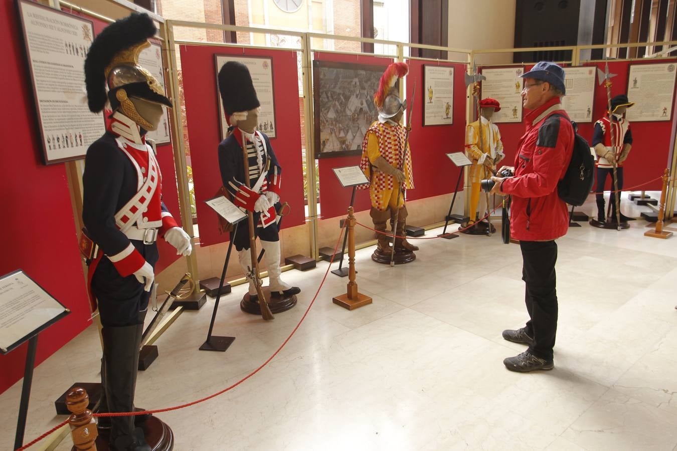 Exposición de la Guardia Real en Oviedo.