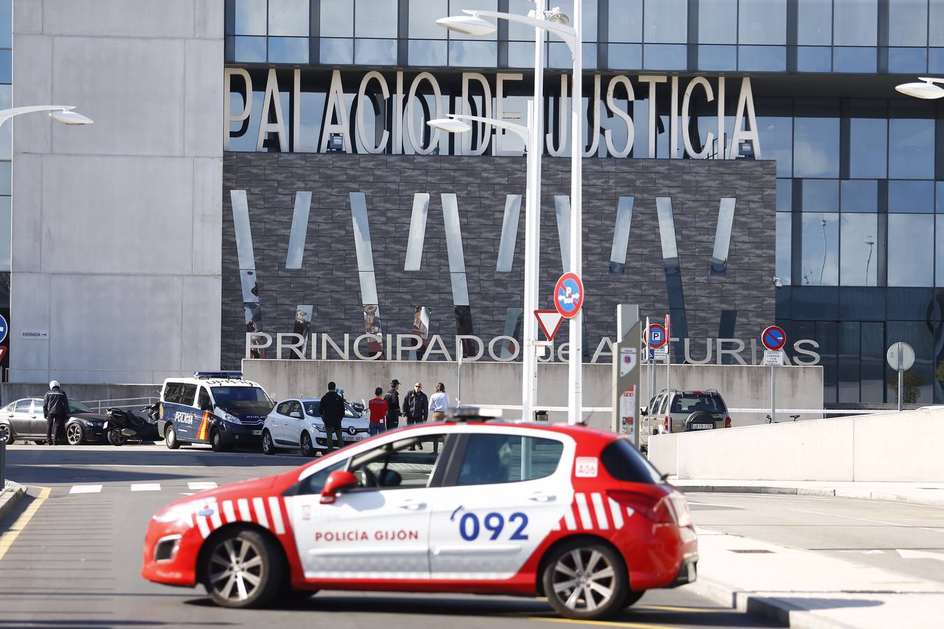 Aviso de bomba en el Palacio de Justicia gijonés