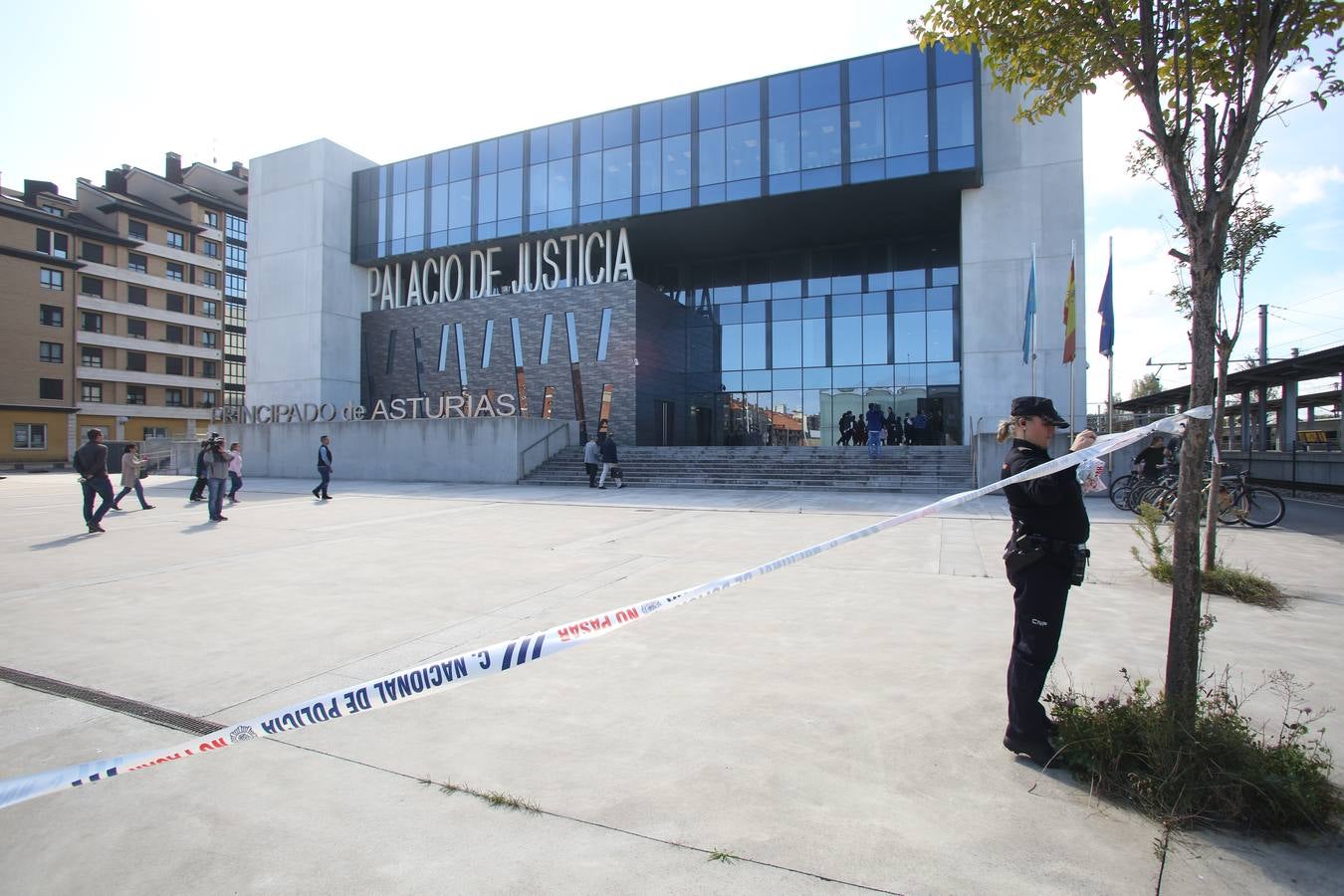 Aviso de bomba en el Palacio de Justicia gijonés