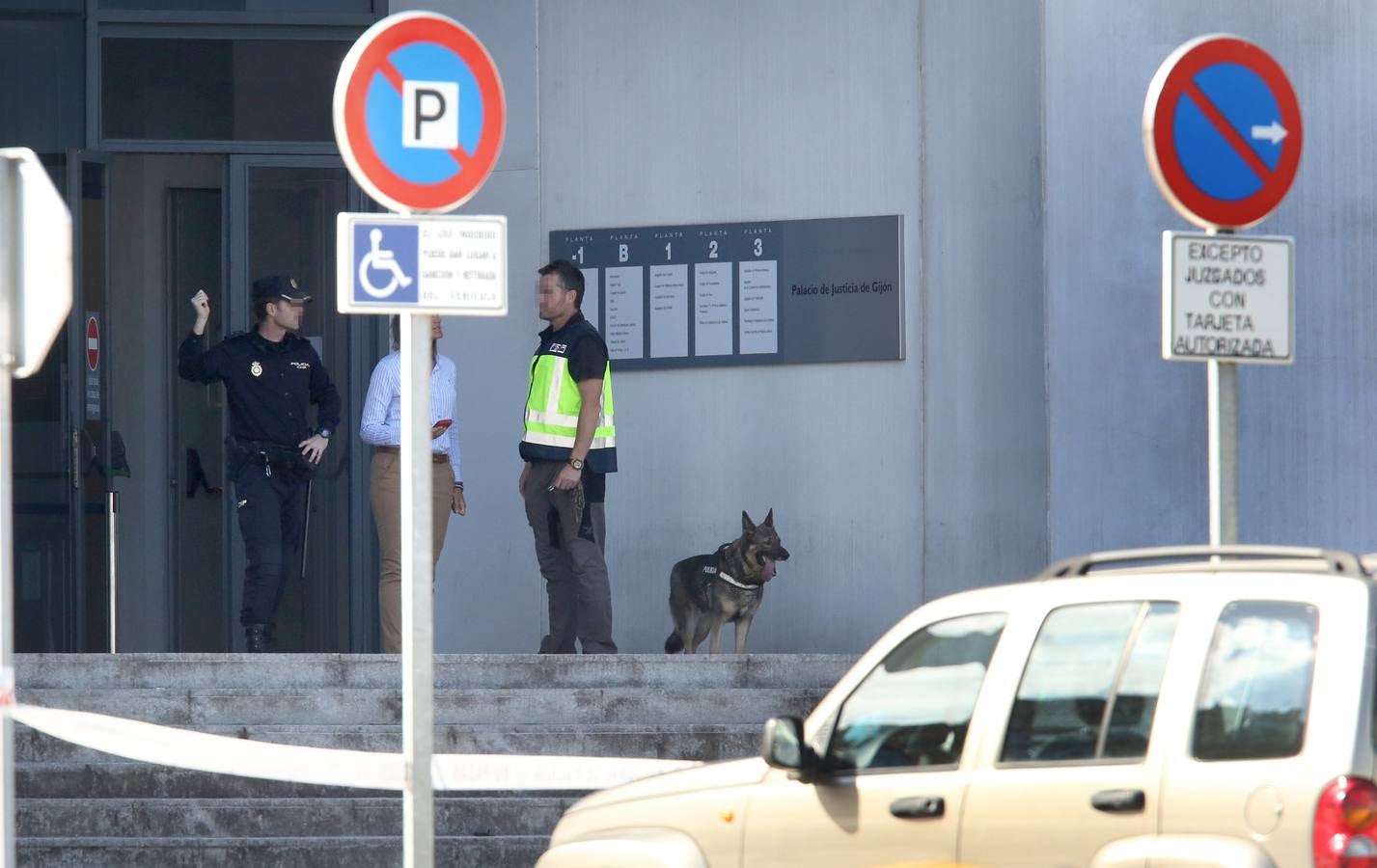 Aviso de bomba en el Palacio de Justicia gijonés