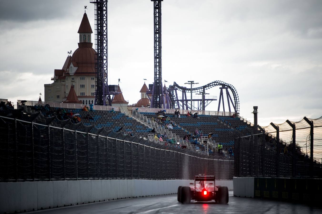 Las mejores imágenes de los entrenamientos libres de Fórmula-1 en Sochi, Rusia