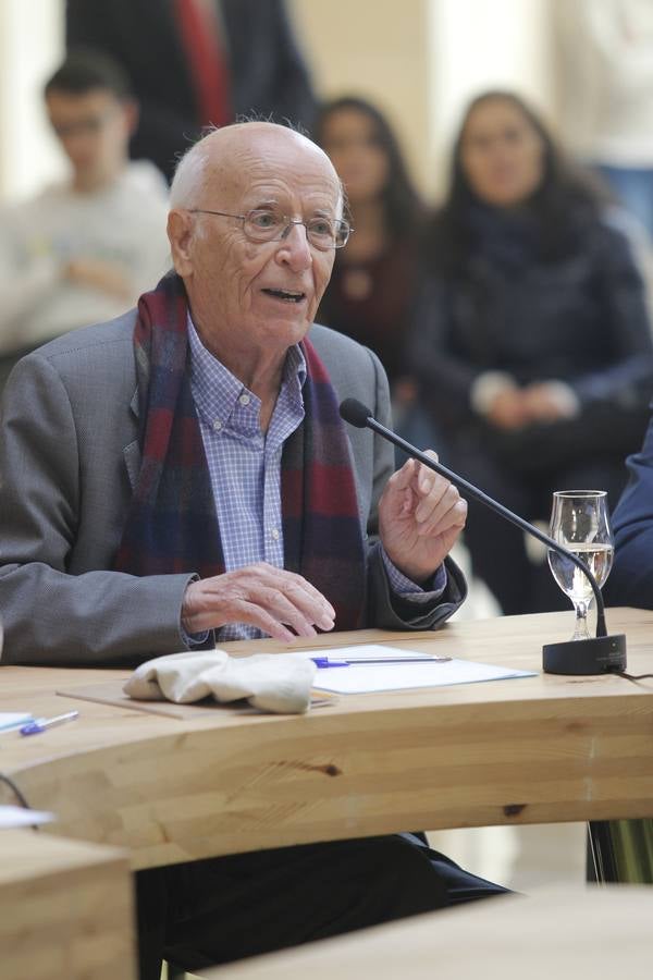 Premios Princesa de Asturias | Emilio Lledó visita la Universidad de Oviedo
