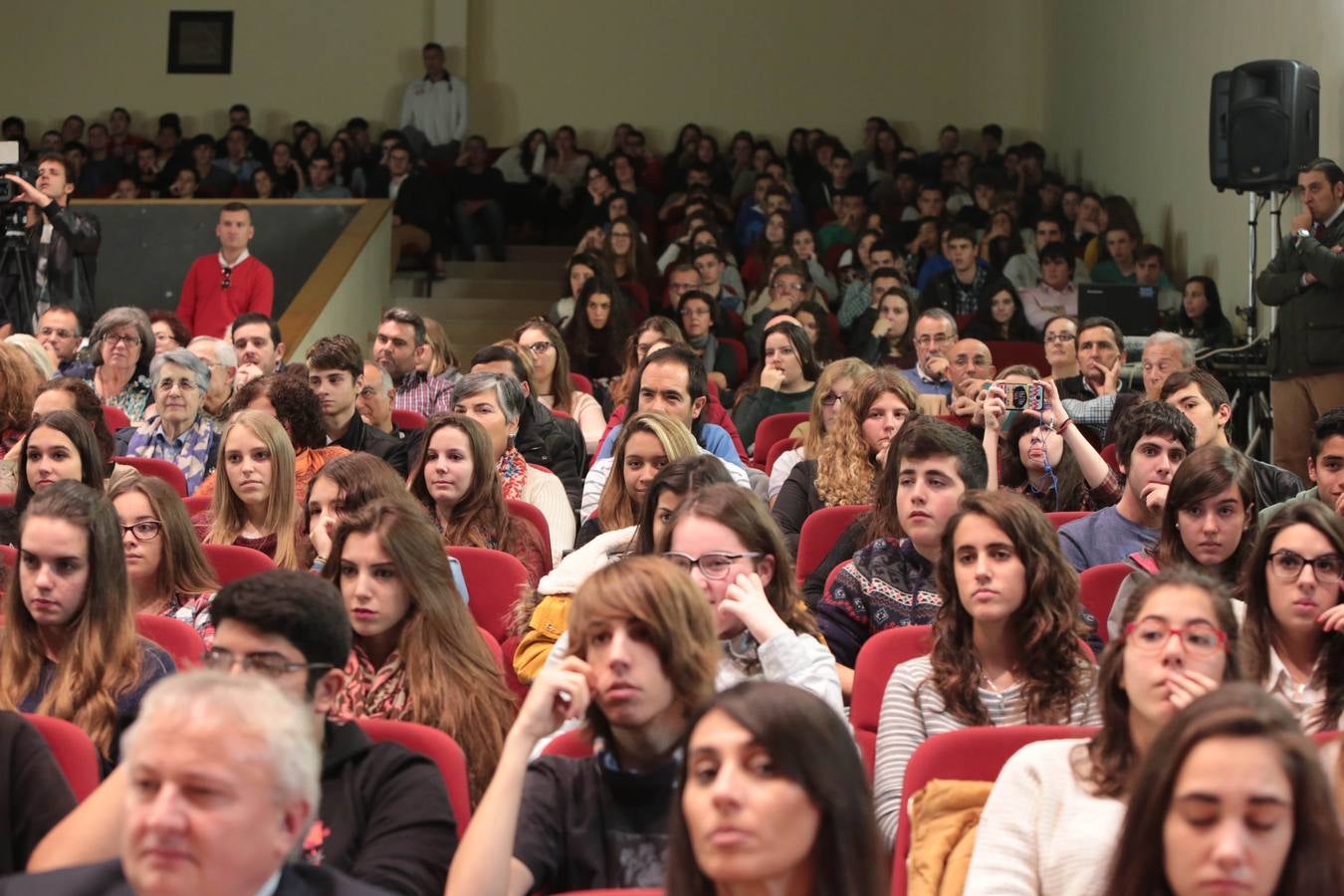 Premios Princesa: encuentro con Leonardo Padura en Avilés y visita a Oviedo