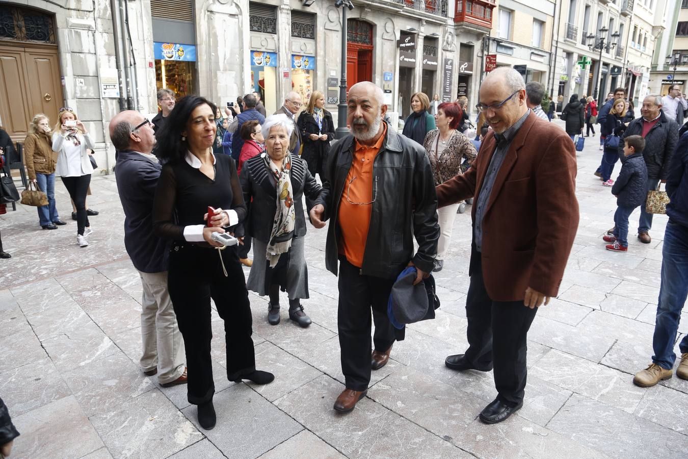 Premios Princesa: encuentro con Leonardo Padura en Avilés y visita a Oviedo