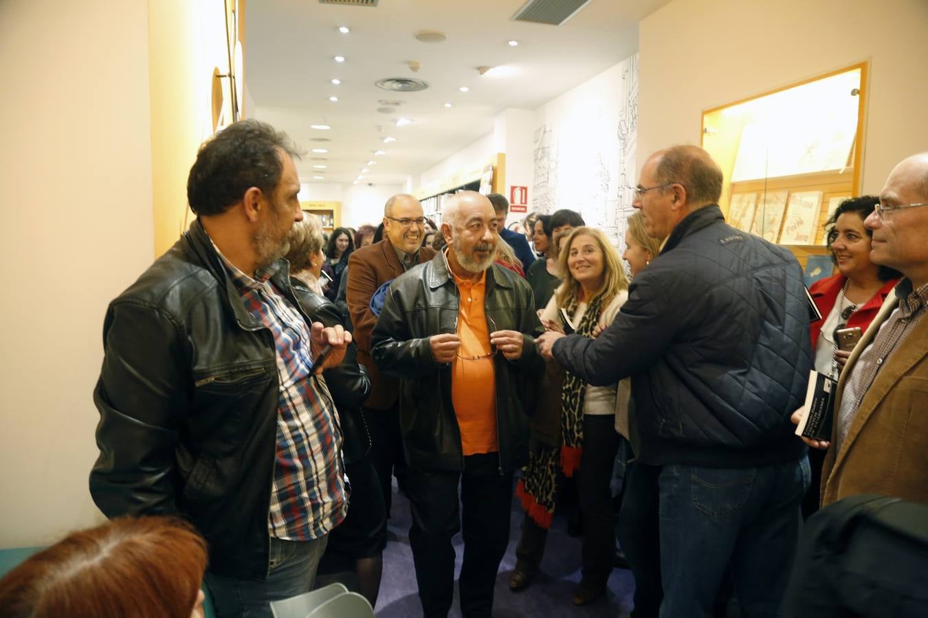 Premios Princesa: encuentro con Leonardo Padura en Avilés y visita a Oviedo