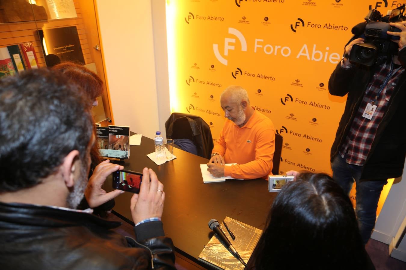 Premios Princesa: encuentro con Leonardo Padura en Avilés y visita a Oviedo