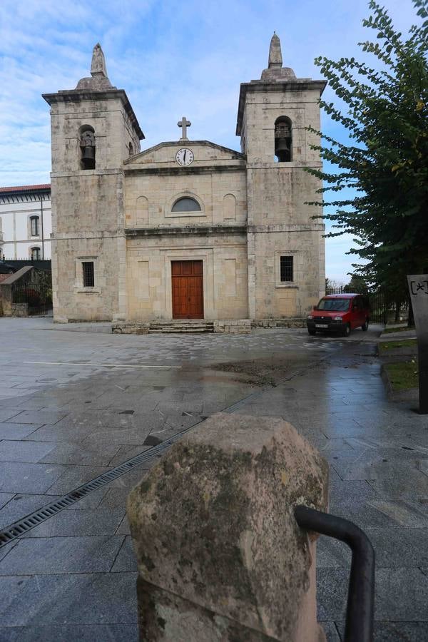 Iglesia. En Santa María de Colombres serán recibidos por el párroco y varios miembros de la comunidad. Un grupo de mozas realizará la reverencia.