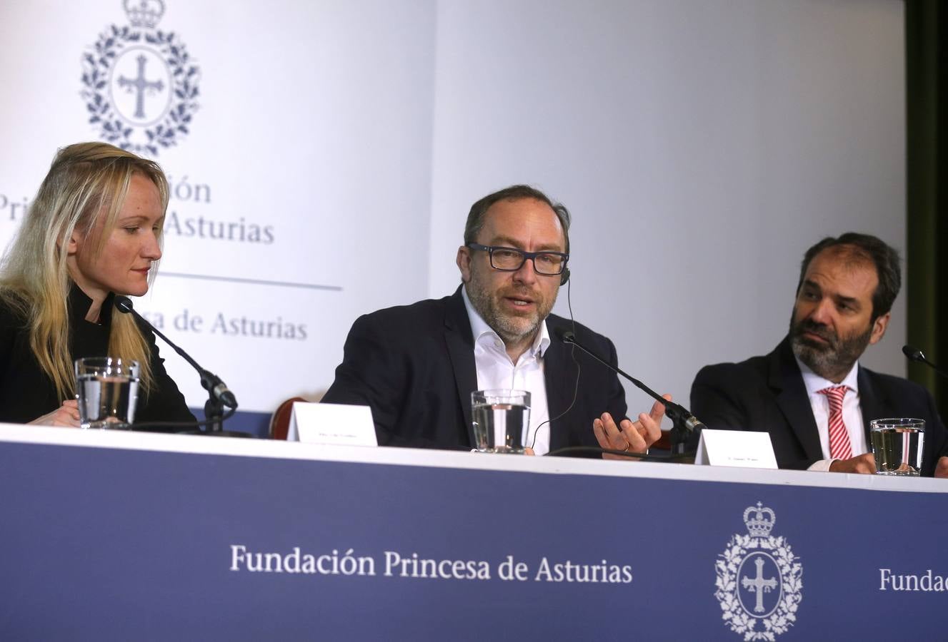 Premios Princesa de Asturias | Wikipedia se reivindica en Oviedo como una obra viva