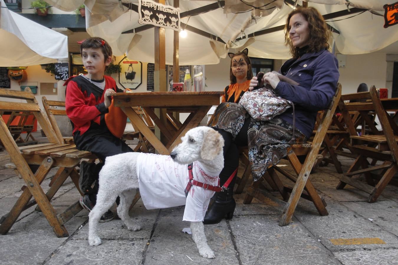 ‘Truco o trato’ en la plaza de El Fontán