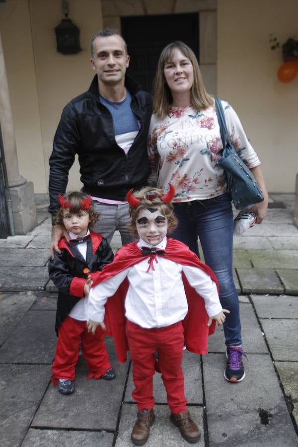 ‘Truco o trato’ en la plaza de El Fontán