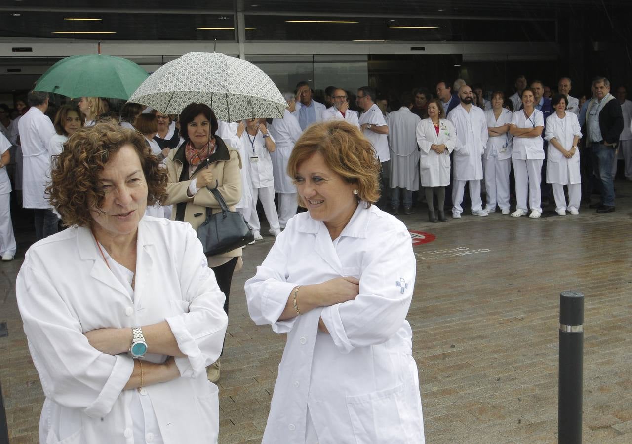 Protesta de los trabajadores del HUCA